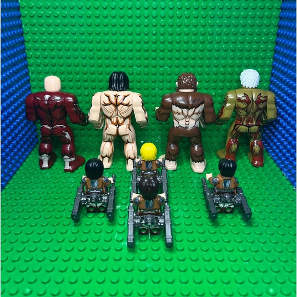 Attack On Titan Building Block Set compatible with Lego - Picture 3 of 4